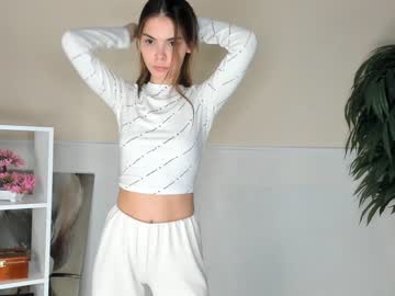girl
        elviachaplin cam image #2289529