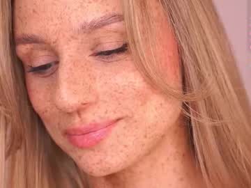 girl
        artease cam image #4267083