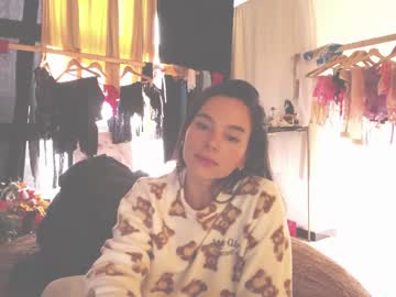 girl
        kendalltyler cam image #1702200