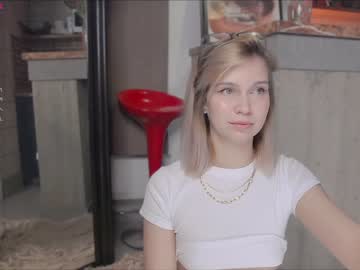 girl
        call__me_mommy cam image #1394254