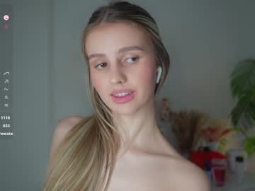 girl
        fluffy_angel cam image #3917705