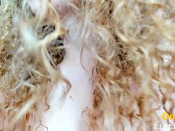 girl
        little_izzi cam image #1396577