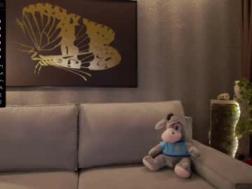 girl
        karrin cam image #1386116