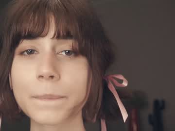 girl
        meghanash cam image #2678406
