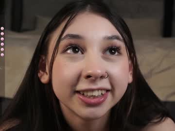 girl
        zarascarlett cam image #3943379