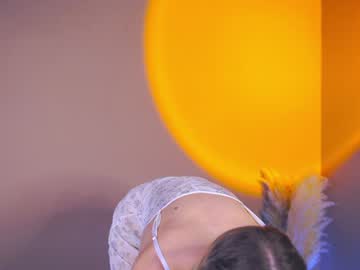 girl
        tessarosse_ cam image #3936359