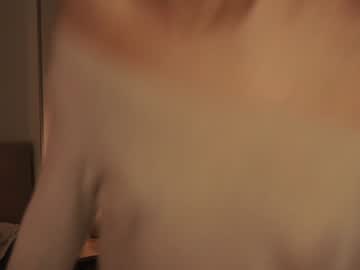 girl
        mildredgarrett cam image #3788151
