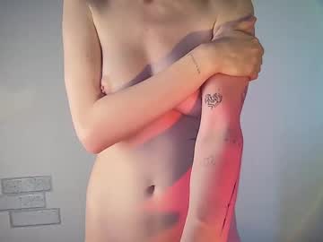 girl
        exhimera cam image #4328743