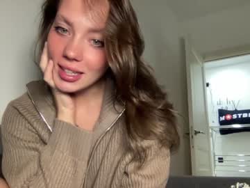 girl
        angel_from_sky cam image #3568415