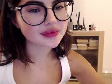 girl
        playnofuckinggames cam image #1238527