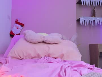girl
        little_effy18_ cam image #3714093
