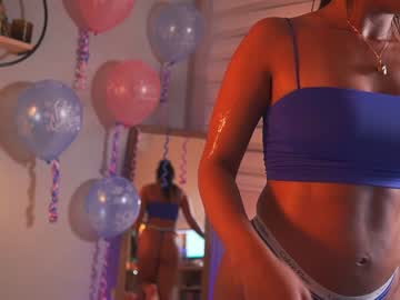girl
        swt_molly cam image #215475