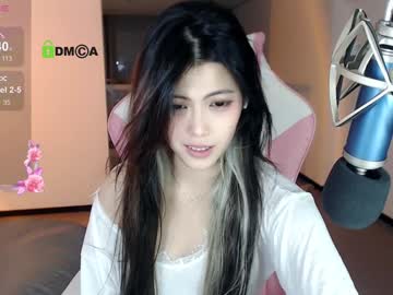 girl
        akina520 cam image #3292229