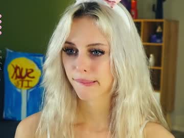 girl
        audreycarvin cam image #3988631