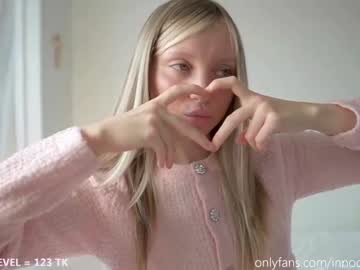 girl
        pureangeldolores cam image #1830349