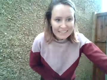 girl
        eatmypie69 cam image #1777873