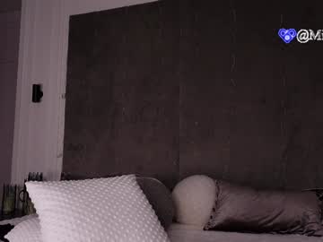 girl
        miladenver cam image #3946219