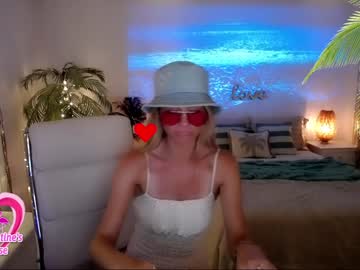 girl
        amyvalentine cam image #1432038
