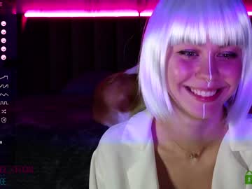 girl
        nika_lodge cam image #1840828