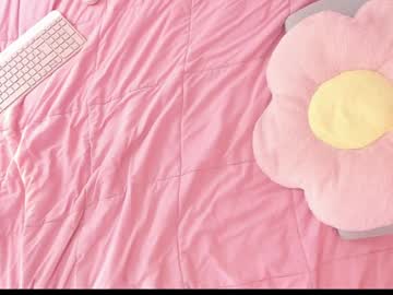 girl
        little_effy18_ cam image #3380211
