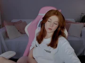 girl
        leahsthetics cam image #4223438