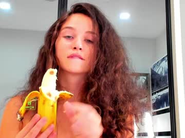 girl
        demurelixir cam image #1296509