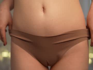girl
        my_mia_ cam image #2591322