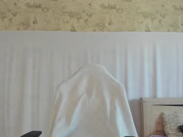 girl
        crystalnut cam image #2901493