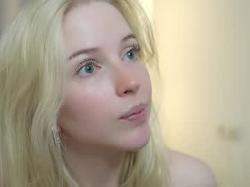 girl
        april_blush cam image #3722647