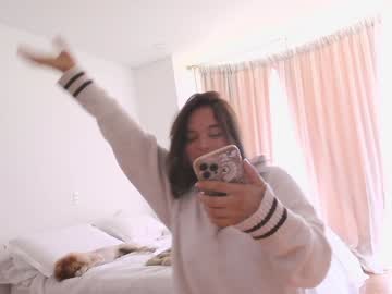 girl
        kendalltyler cam image #4373305