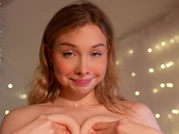 girl
        april_blush cam image #3138987