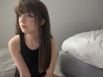 girl
        dreamywings cam image #3015181