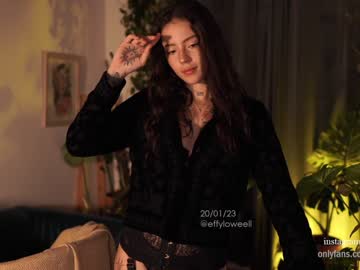 girl
        effyloweell cam image #473720