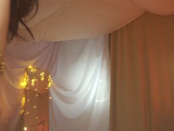girl
        sunny_maria cam image #4236137