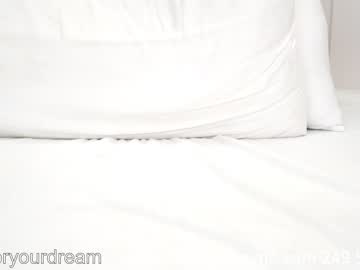 girl
        dovia cam image #1045743