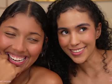 girl
        amnie_ cam image #2992337