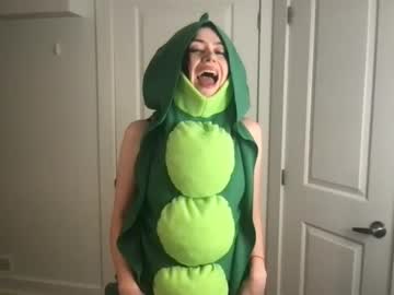 girl
        littlesugarpea cam image #1555131