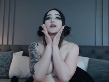 girl
        charlotte_germanotta_ cam image #1003745