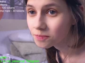 girl
        maydacarls cam image #2573429