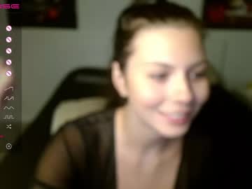girl
        sexybestie_xo cam image #1240450