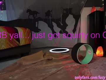 girl
        lucy_gooosey cam image #2723044