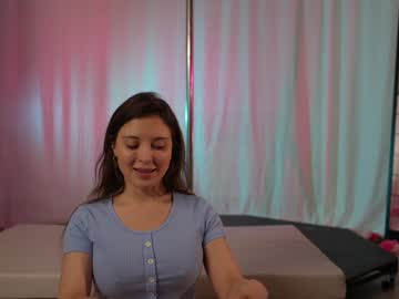 girl
        kittycaitlin cam image #3345193