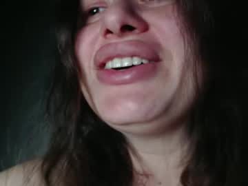 girl
        dyafirst cam image #4206782