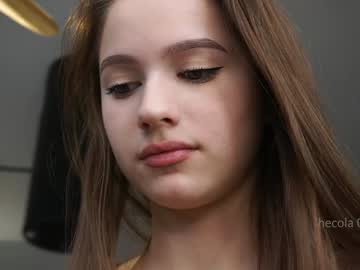 girl
        hecola cam image #4182641