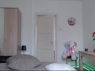couple
        sexaddictcouple1 cam image #331854
