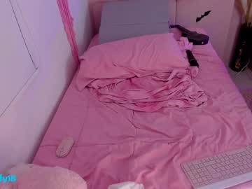 girl
        little_effy18_ cam image #3476202