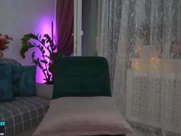 girl
        sweety_rinushka_ cam image #3392812