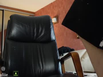 girl
        bestblondiiecb cam image #2650677