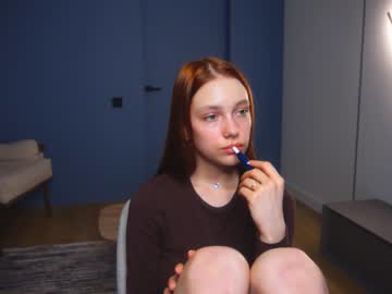girl
        shirleywhitney cam image #2563407