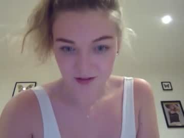 girl
        redroseldn cam image #602789